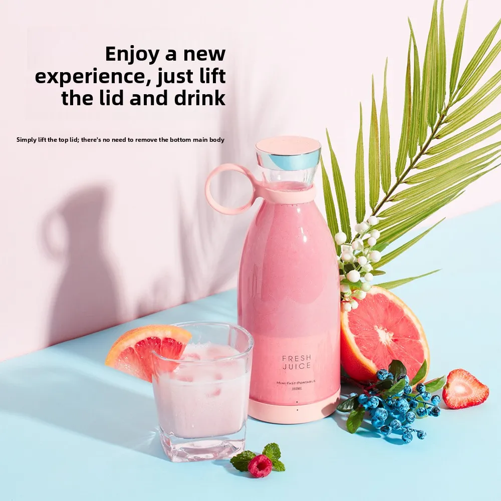 Mini Batidora Portátil FitPro rosa con batido y fruta fresca